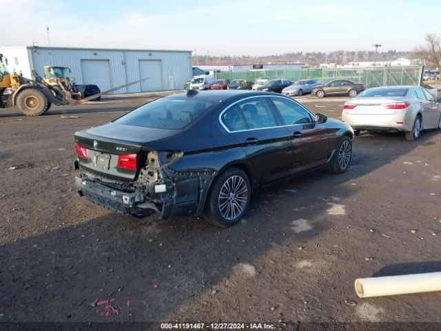 Photo 3 VIN: WBAJA7C53KWW07038 - BMW 530I 