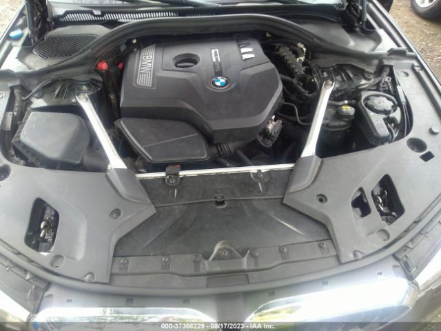 Photo 9 VIN: WBAJA7C54JG909303 - BMW 530I 