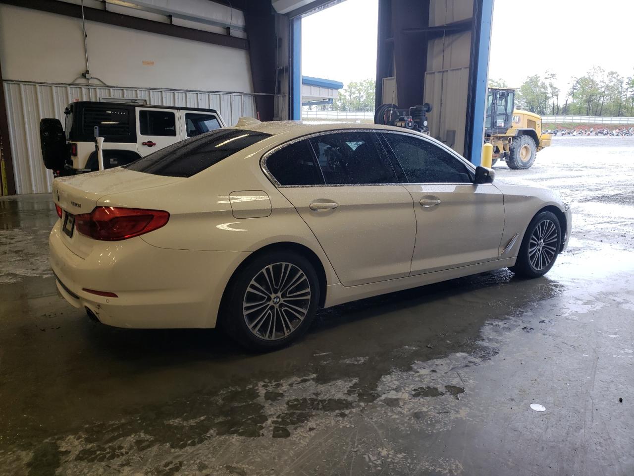 Photo 2 VIN: WBAJA7C57KWW16857 - BMW 5ER 