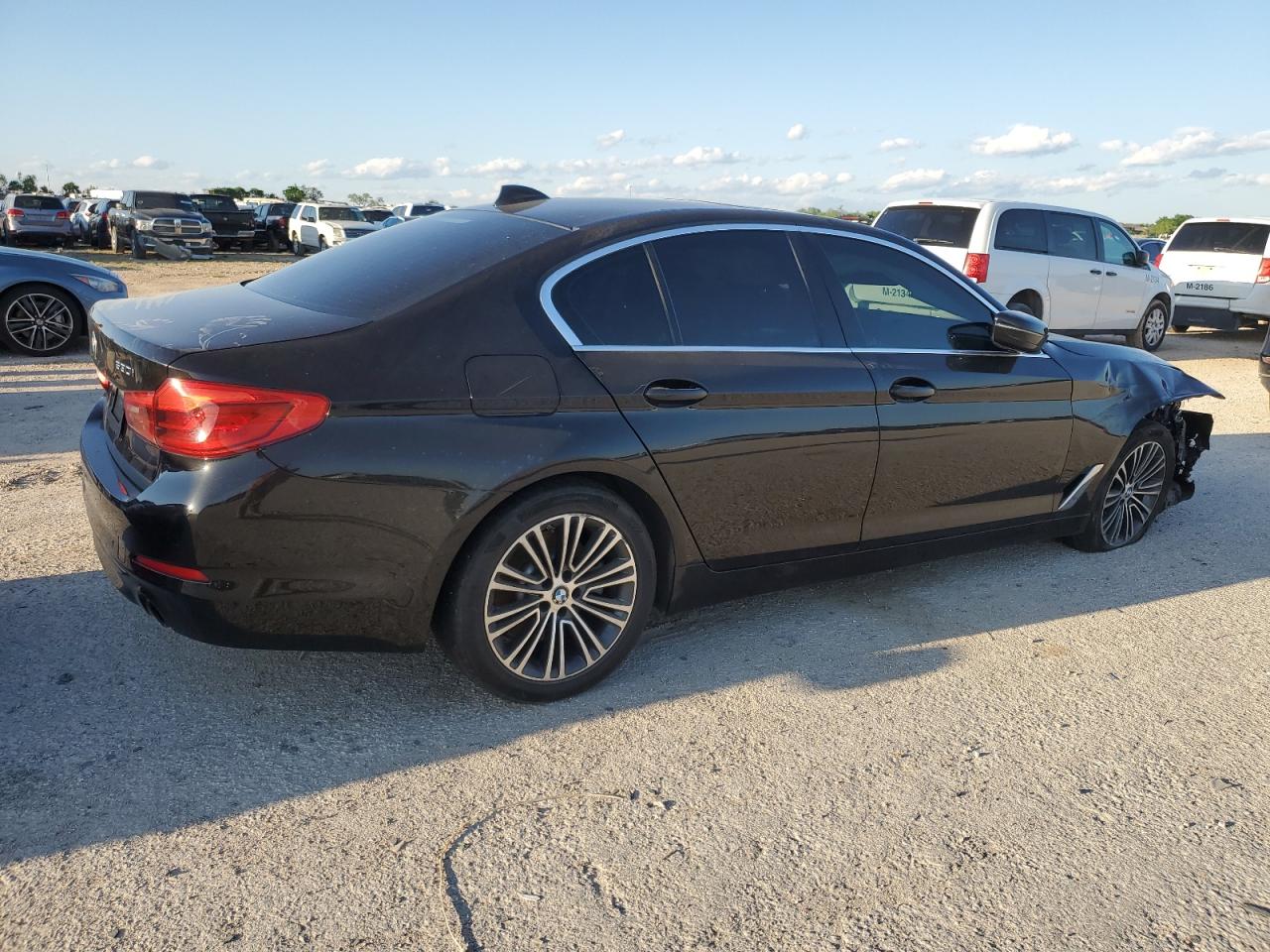 Photo 2 VIN: WBAJA7C59KWW20330 - BMW 5ER 