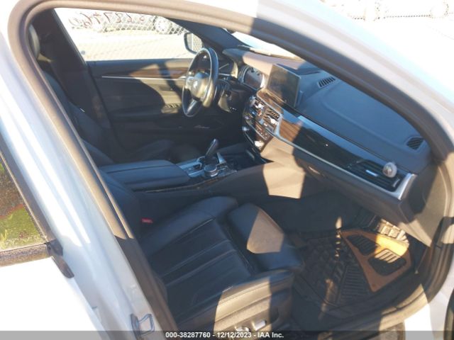 Photo 4 VIN: WBAJA7C5XJG908124 - BMW 530I 