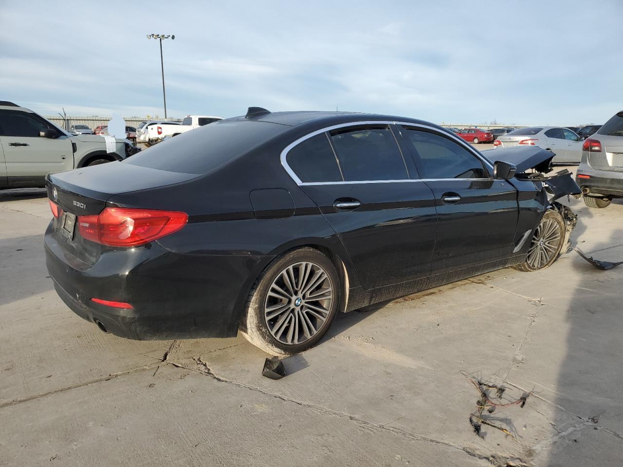 Photo 2 VIN: WBAJA7C5XJWA74350 - BMW 5ER 