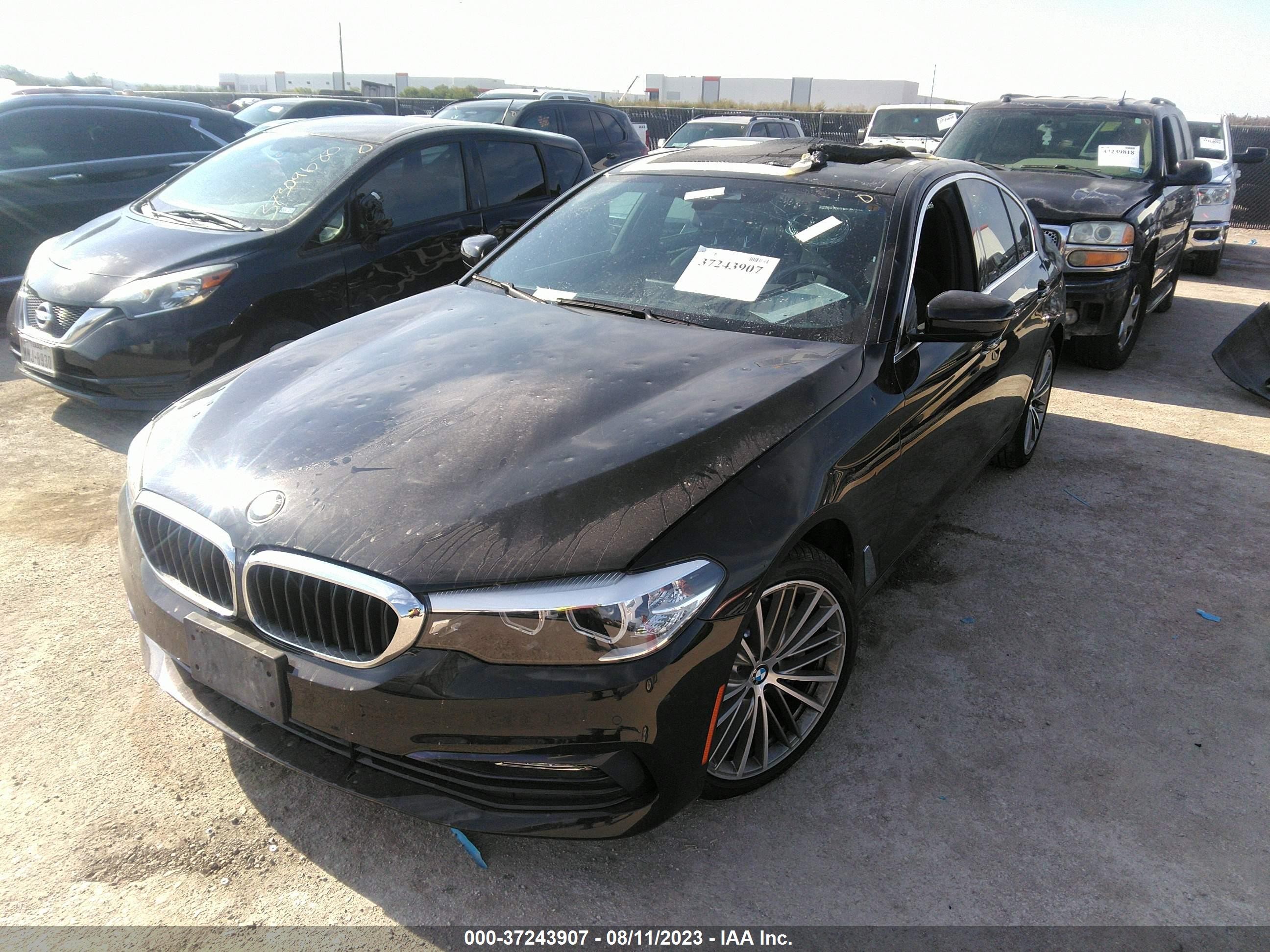 Photo 1 VIN: WBAJA7C5XJWC75990 - BMW 5ER 