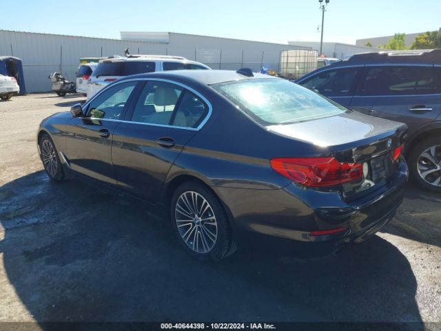 Photo 2 VIN: WBAJA7C5XKWW40215 - BMW 530I 