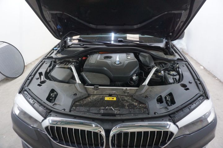 Photo 14 VIN: WBAJA91010CD58727 - BMW 530E 