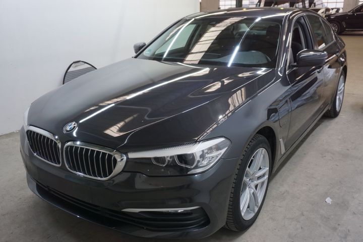 Photo 18 VIN: WBAJA91010CD58727 - BMW 530E 