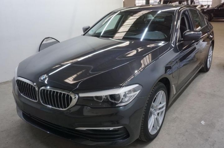 Photo 20 VIN: WBAJA91010CD58727 - BMW 530E 