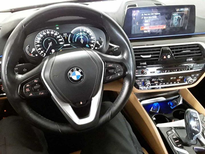 Photo 12 VIN: WBAJA91050B305399 - BMW 530 E 