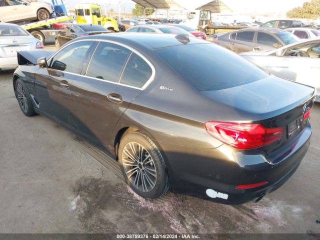 Photo 2 VIN: WBAJA9C50JG622942 - BMW 530E 