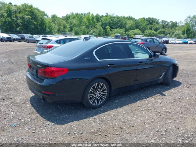 Photo 3 VIN: WBAJA9C50KB392706 - BMW 530E 