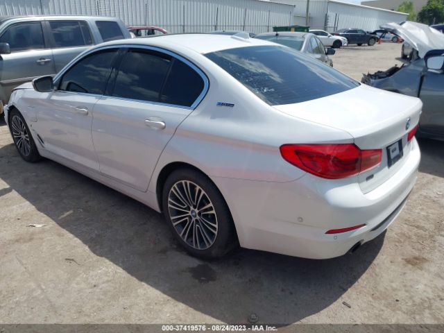 Photo 2 VIN: WBAJA9C51KB389412 - BMW 530E 