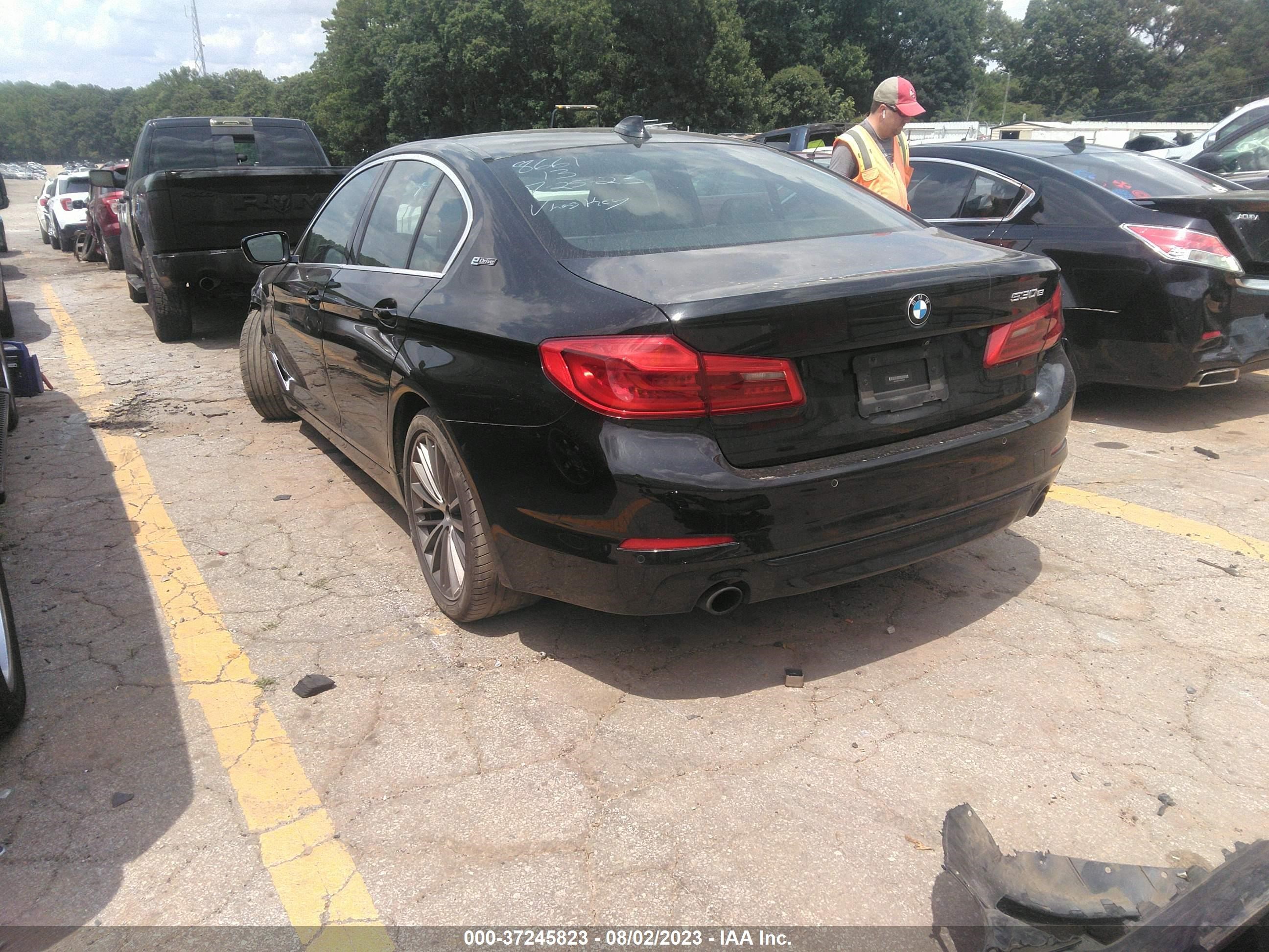 Photo 2 VIN: WBAJA9C51KB398661 - BMW 530E 