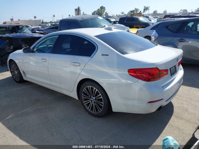 Photo 2 VIN: WBAJA9C52KB254794 - BMW 530E 