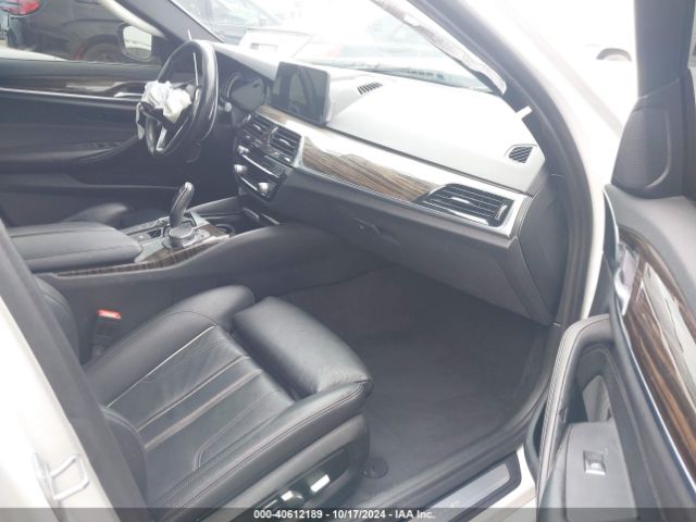 Photo 4 VIN: WBAJA9C53JB252714 - BMW 530E 