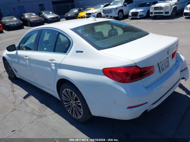 Photo 2 VIN: WBAJA9C53KB254044 - BMW 530E 