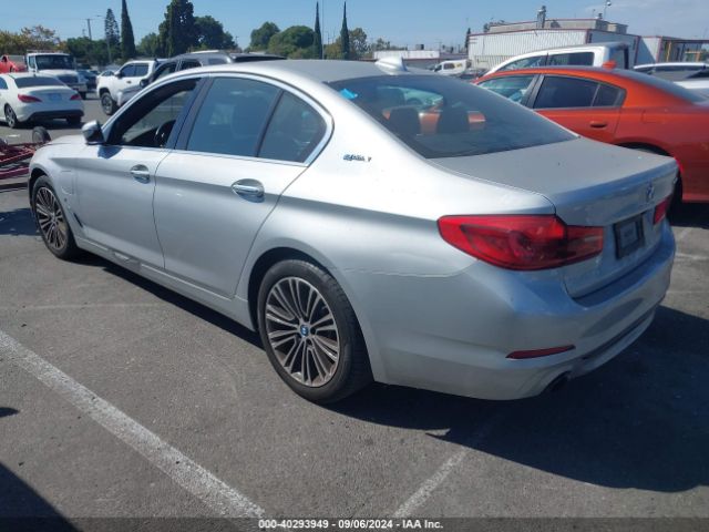 Photo 2 VIN: WBAJA9C54JB251698 - BMW 530E 