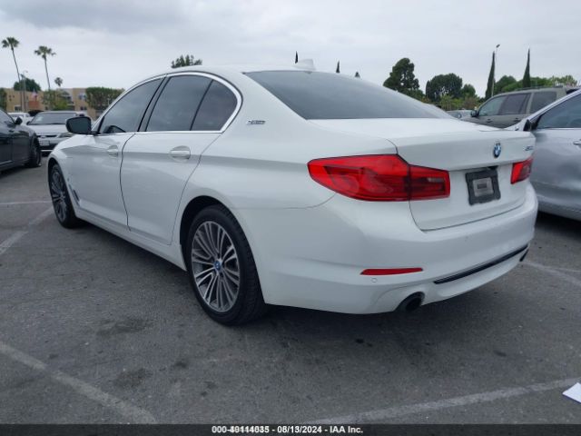 Photo 2 VIN: WBAJA9C54KB389114 - BMW 530E 