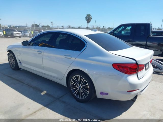 Photo 2 VIN: WBAJA9C55KB393902 - BMW 530E 