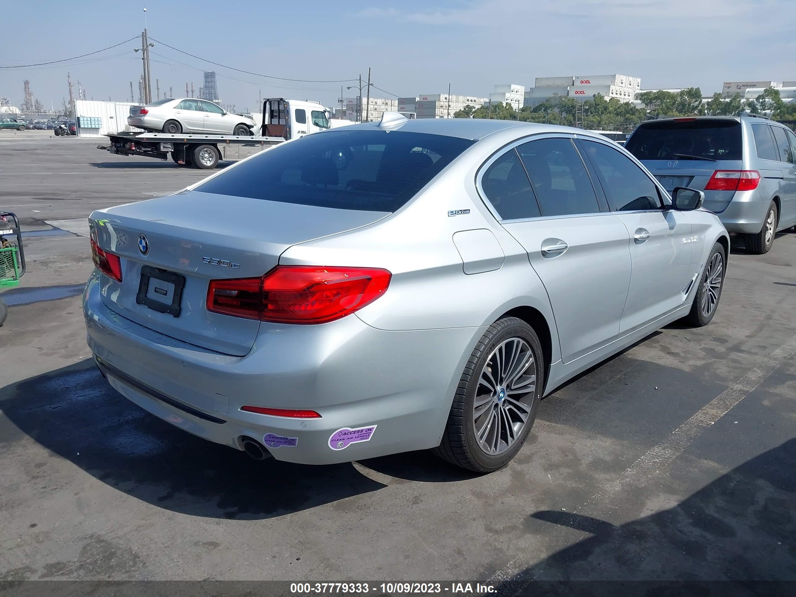 Photo 3 VIN: WBAJA9C57JB249668 - BMW 5 SERIES 