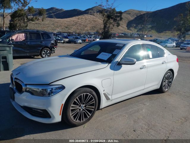 Photo 1 VIN: WBAJA9C57JB252411 - BMW 530E 