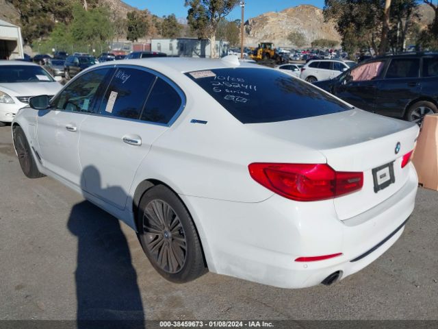 Photo 2 VIN: WBAJA9C57JB252411 - BMW 530E 