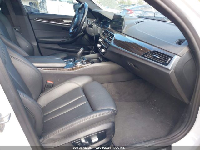 Photo 4 VIN: WBAJA9C57KB389009 - BMW 530E 