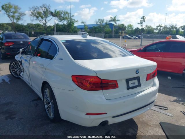 Photo 2 VIN: WBAJA9C57KB393044 - BMW 530E 