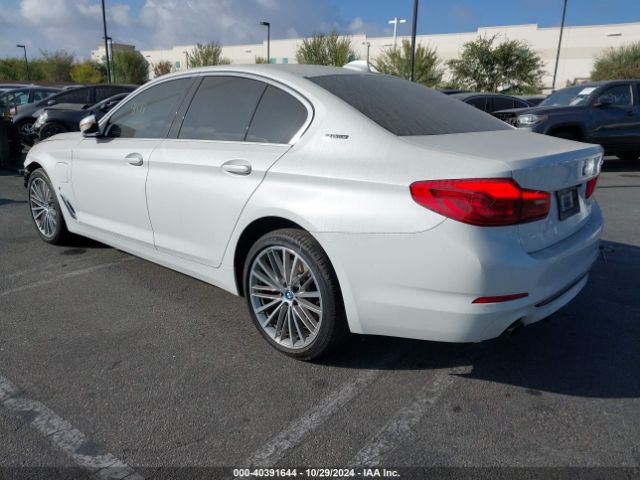 Photo 2 VIN: WBAJA9C57KB393772 - BMW 530E 