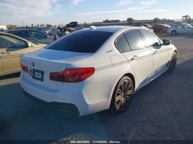 Photo 3 VIN: WBAJA9C57KB399121 - BMW 530E 