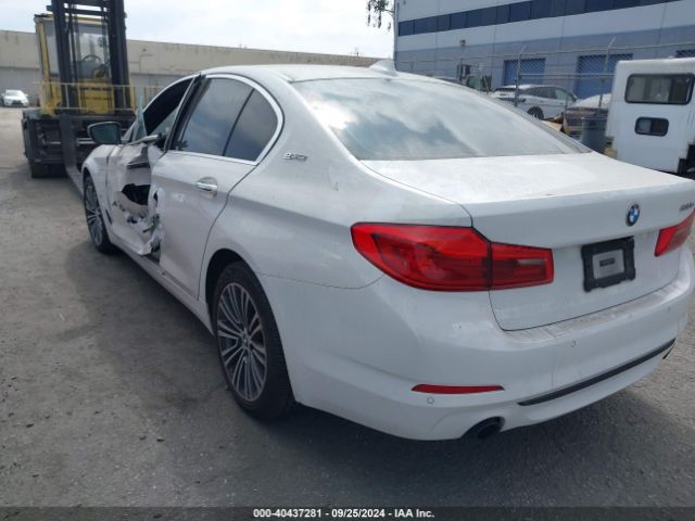 Photo 2 VIN: WBAJA9C58JG623143 - BMW 530E 