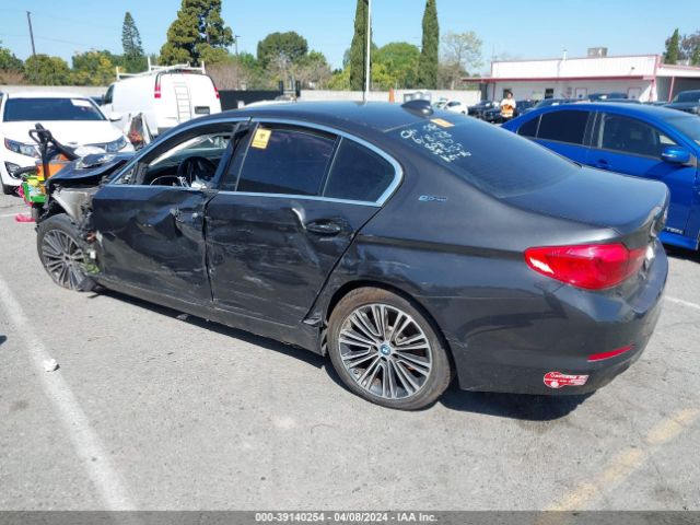 Photo 2 VIN: WBAJA9C59JB033059 - BMW 530E 