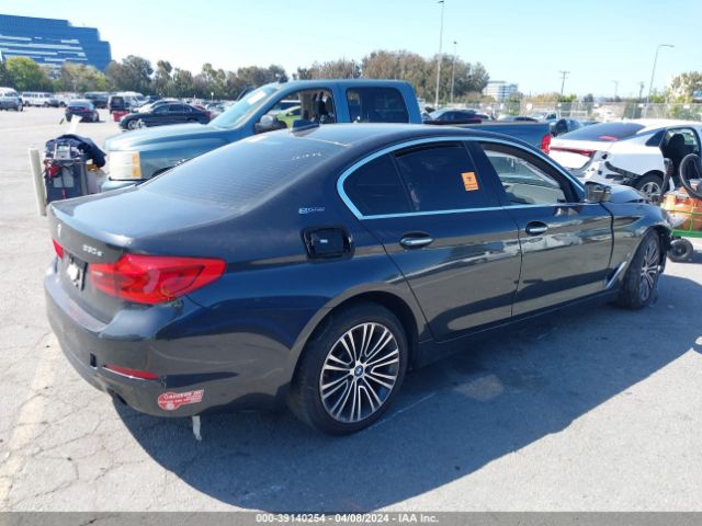 Photo 3 VIN: WBAJA9C59JB033059 - BMW 530E 