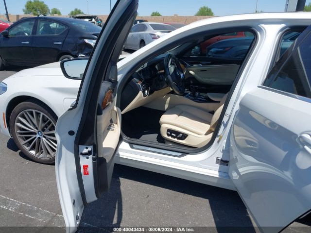 Photo 4 VIN: WBAJA9C59KB254890 - BMW 530E 