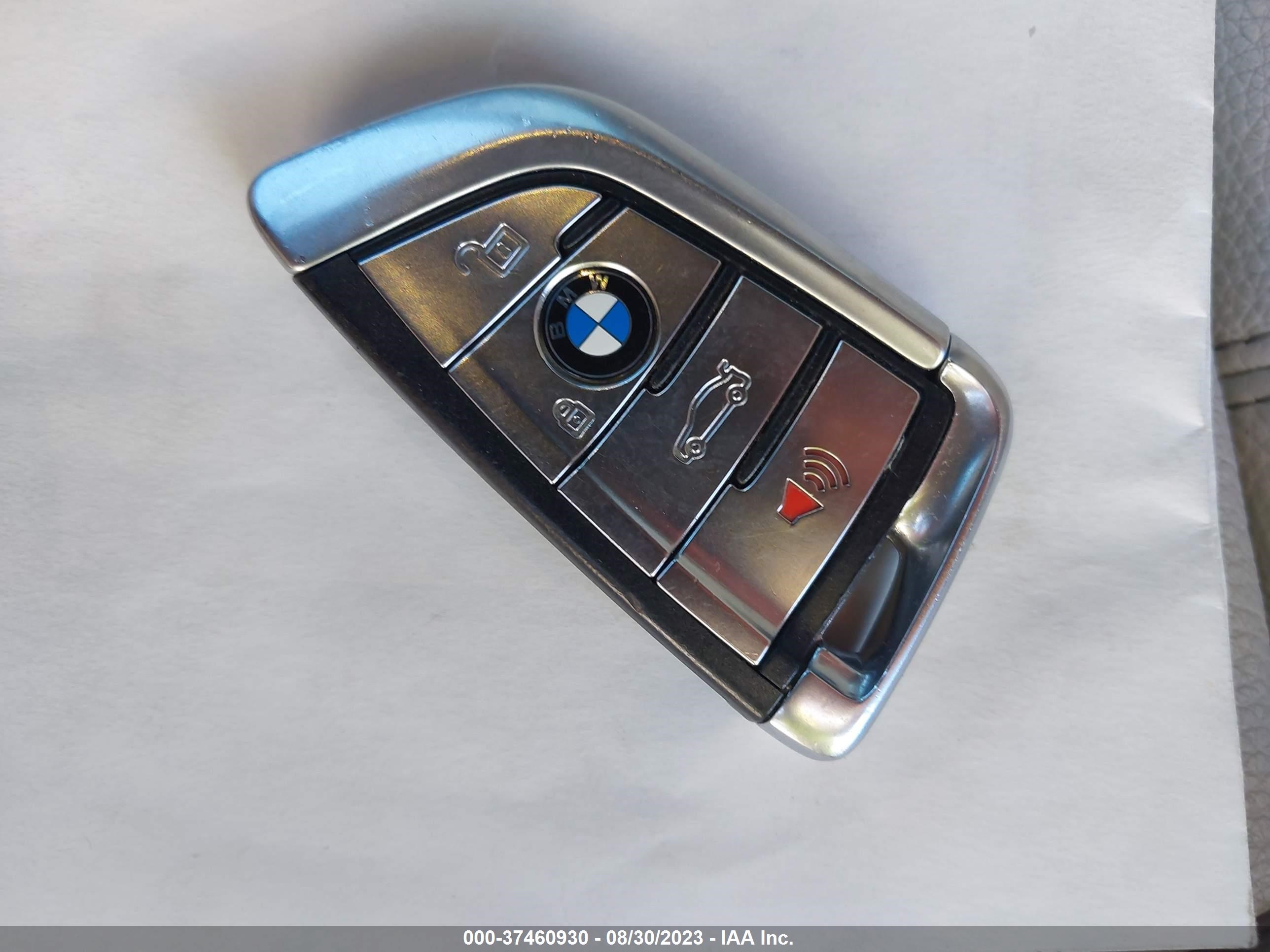 Photo 10 VIN: WBAJA9C5XJB032843 - BMW 530E 