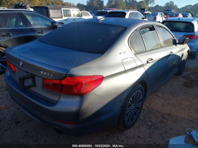 Photo 3 VIN: WBAJA9C5XJB033782 - BMW 530E 