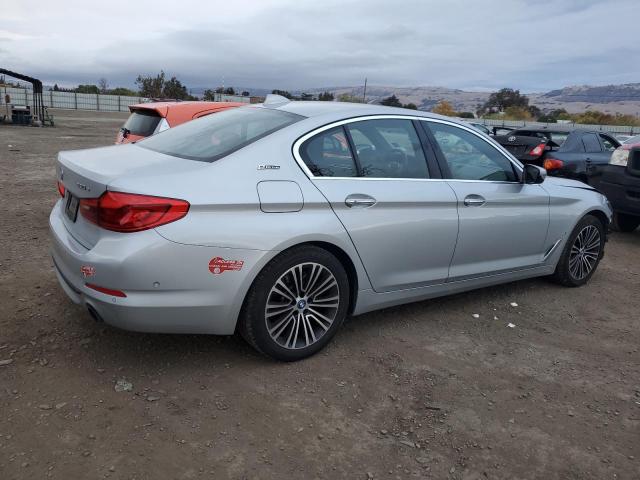 Photo 2 VIN: WBAJA9C5XJB249390 - BMW 530E 