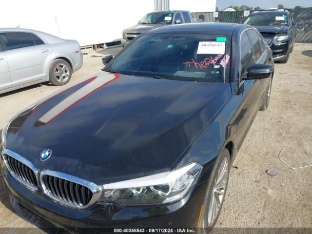 Photo 5 VIN: WBAJA9C5XJB250961 - BMW 530E 