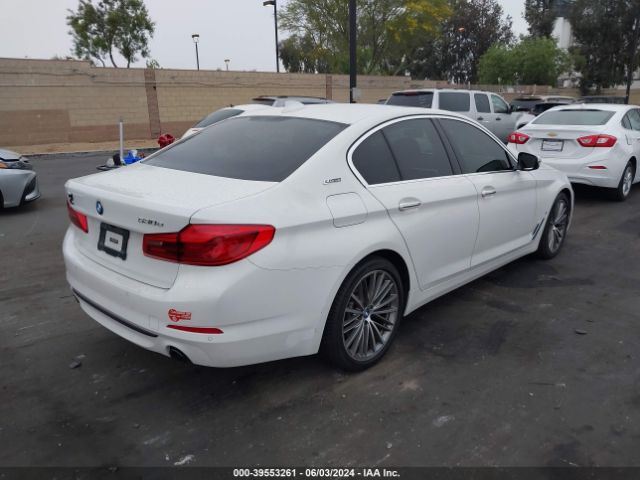 Photo 3 VIN: WBAJA9C5XJB251205 - BMW 530E 