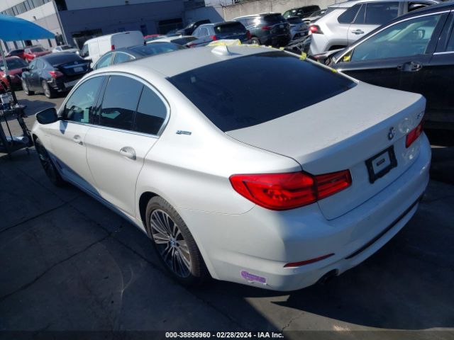 Photo 2 VIN: WBAJA9C5XKB254932 - BMW 530E 