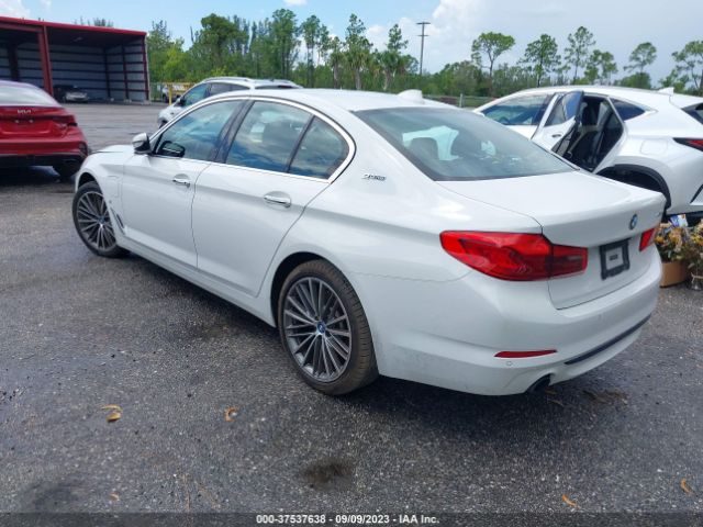 Photo 2 VIN: WBAJB1C51JB374549 - BMW 530E 