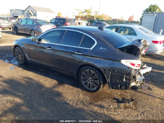 Photo 2 VIN: WBAJB1C52JB374382 - BMW 530E 