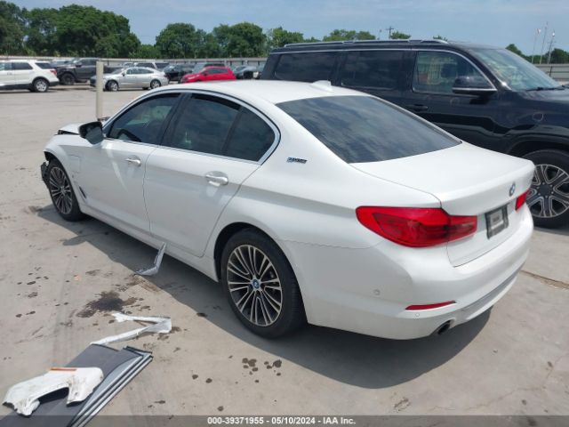 Photo 2 VIN: WBAJB1C53JB084491 - BMW 530E 