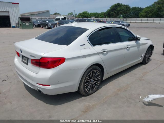 Photo 3 VIN: WBAJB1C53JB084491 - BMW 530E 