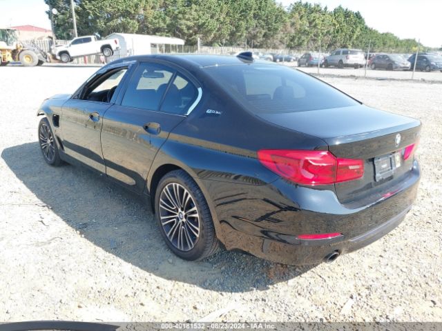 Photo 2 VIN: WBAJB1C53KB375459 - BMW 530E 