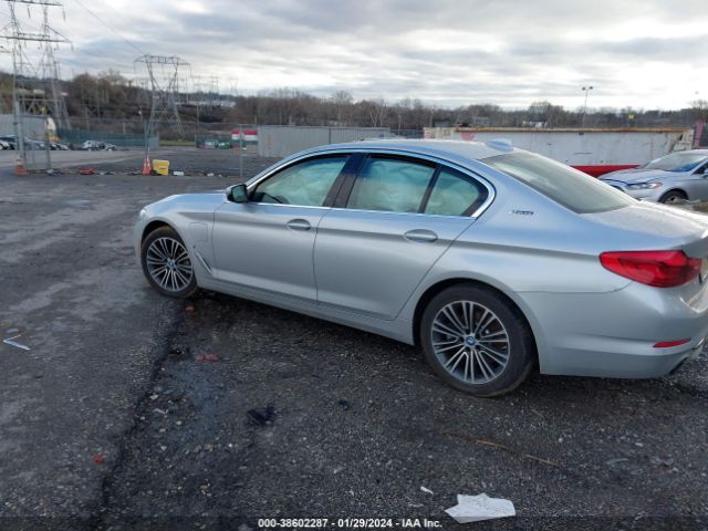 Photo 2 VIN: WBAJB1C55KB376256 - BMW 530E 