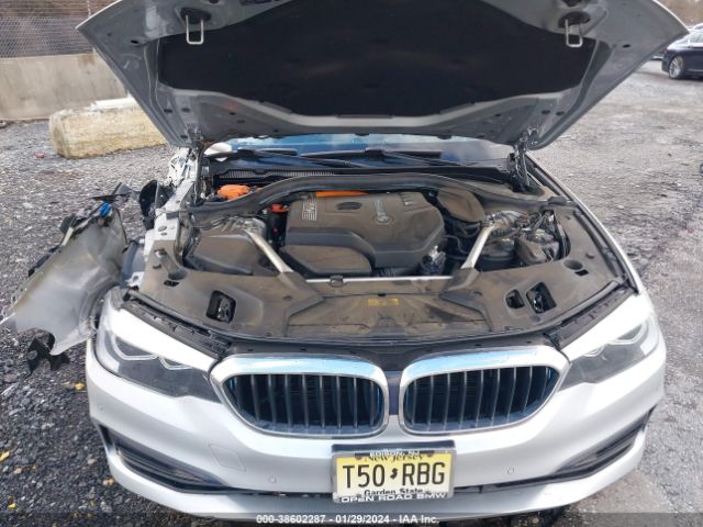 Photo 9 VIN: WBAJB1C55KB376256 - BMW 530E 