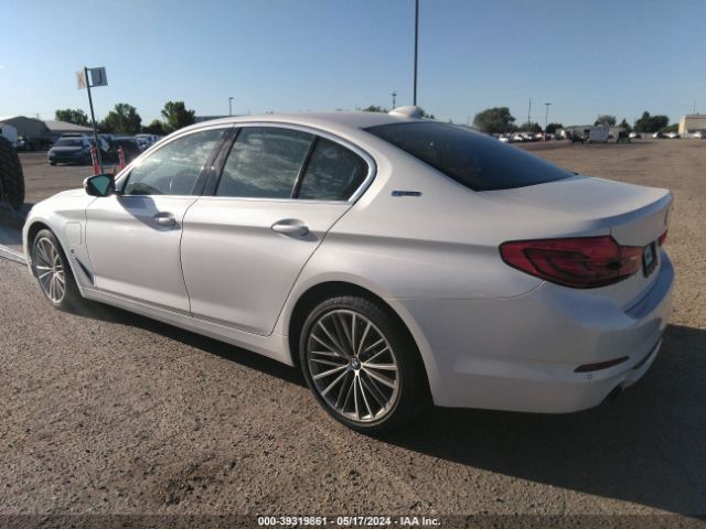 Photo 2 VIN: WBAJB1C57KB375688 - BMW 530E 