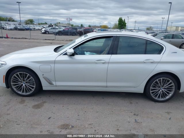 Photo 5 VIN: WBAJB1C57KB375688 - BMW 530E 