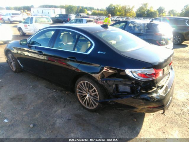 Photo 2 VIN: WBAJB1C57KB376646 - BMW 530E 