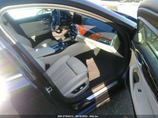 Photo 4 VIN: WBAJB1C57KB376646 - BMW 530E 